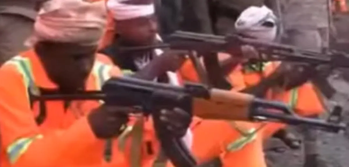 مليشيا الحوثي تجند عمال النظافة قسريا للقتال في صفوفها